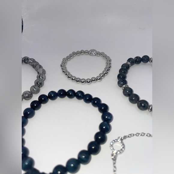 Stackable set of 3 beaded bracelets with 2 silver bracelets. Stretchy adjustable - Picture 10 of 14